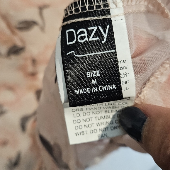 Dazy sheer pink floral button down top size Medium - Picture 7 of 9